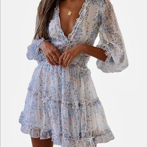 Flowy White Floral Longsleeve Dress